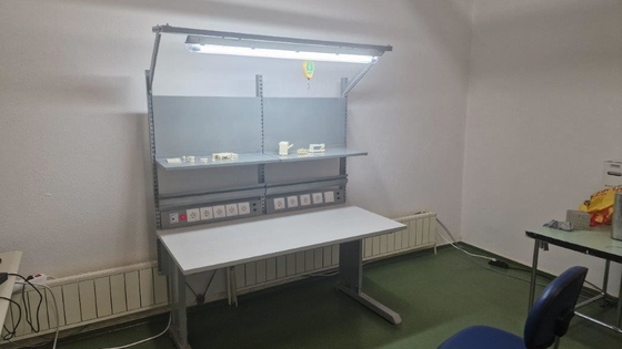Bàn làm việc ESD công nghiệp điều chỉnh tùy chỉnh cho phòng thí nghiệm lắp ráp điện tử