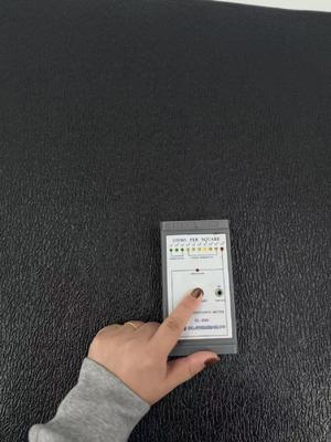 Khảm cao su ESD chống tĩnh với lớp PVC kép và bề mặt mô hình vỏ cung cấp sự thoải mái và chống trượt