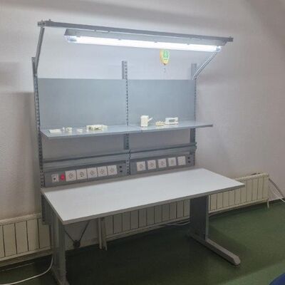 Bàn làm việc ESD tùy chỉnh chống tĩnh điện vĩnh viễn